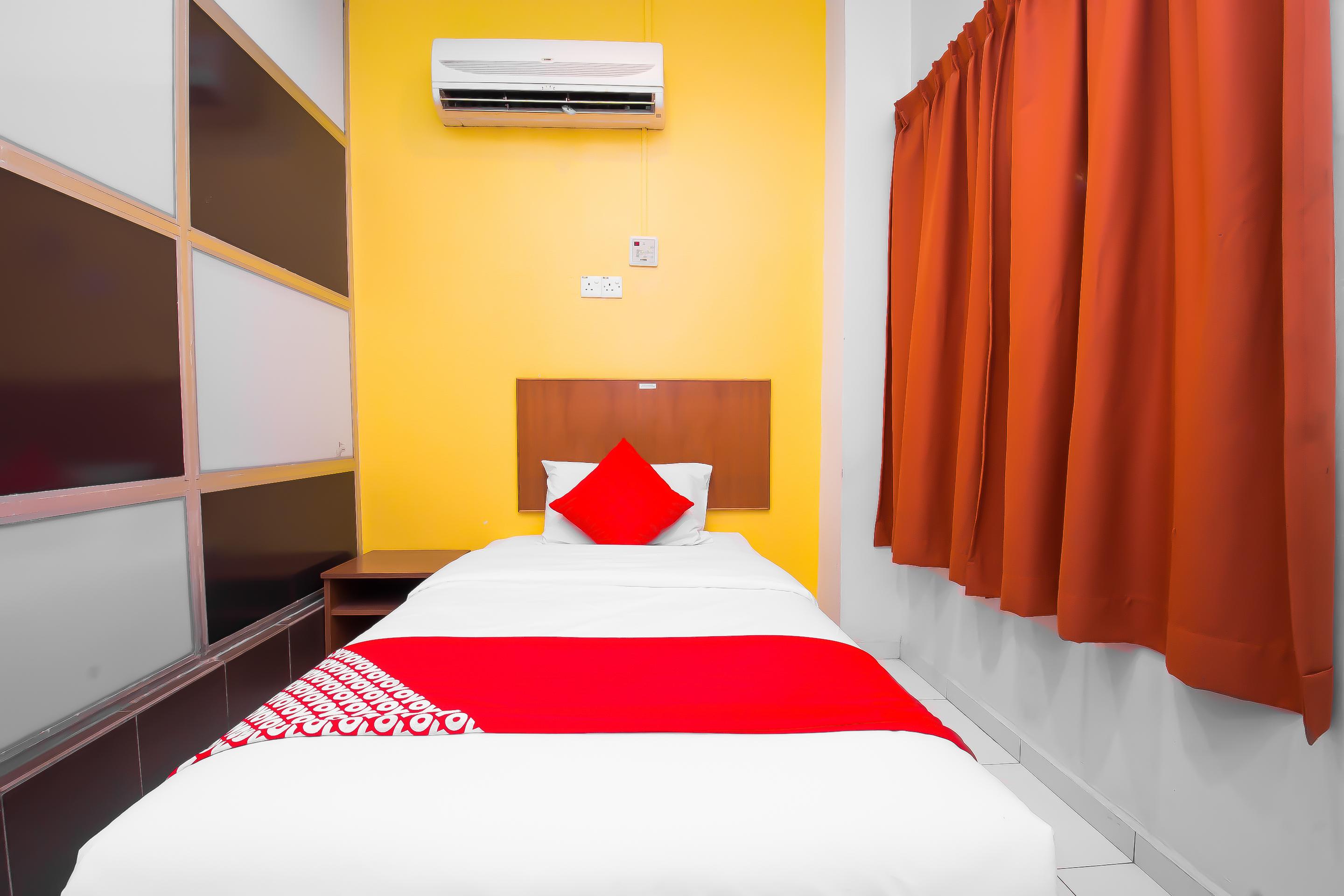 Oyo 582 Hotel Walk Inn Kampong Pasir Puteh (Melaka) Exterior foto
