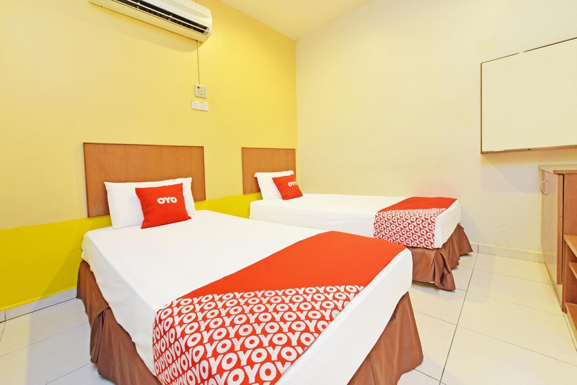 Oyo 582 Hotel Walk Inn Kampong Pasir Puteh (Melaka) Exterior foto