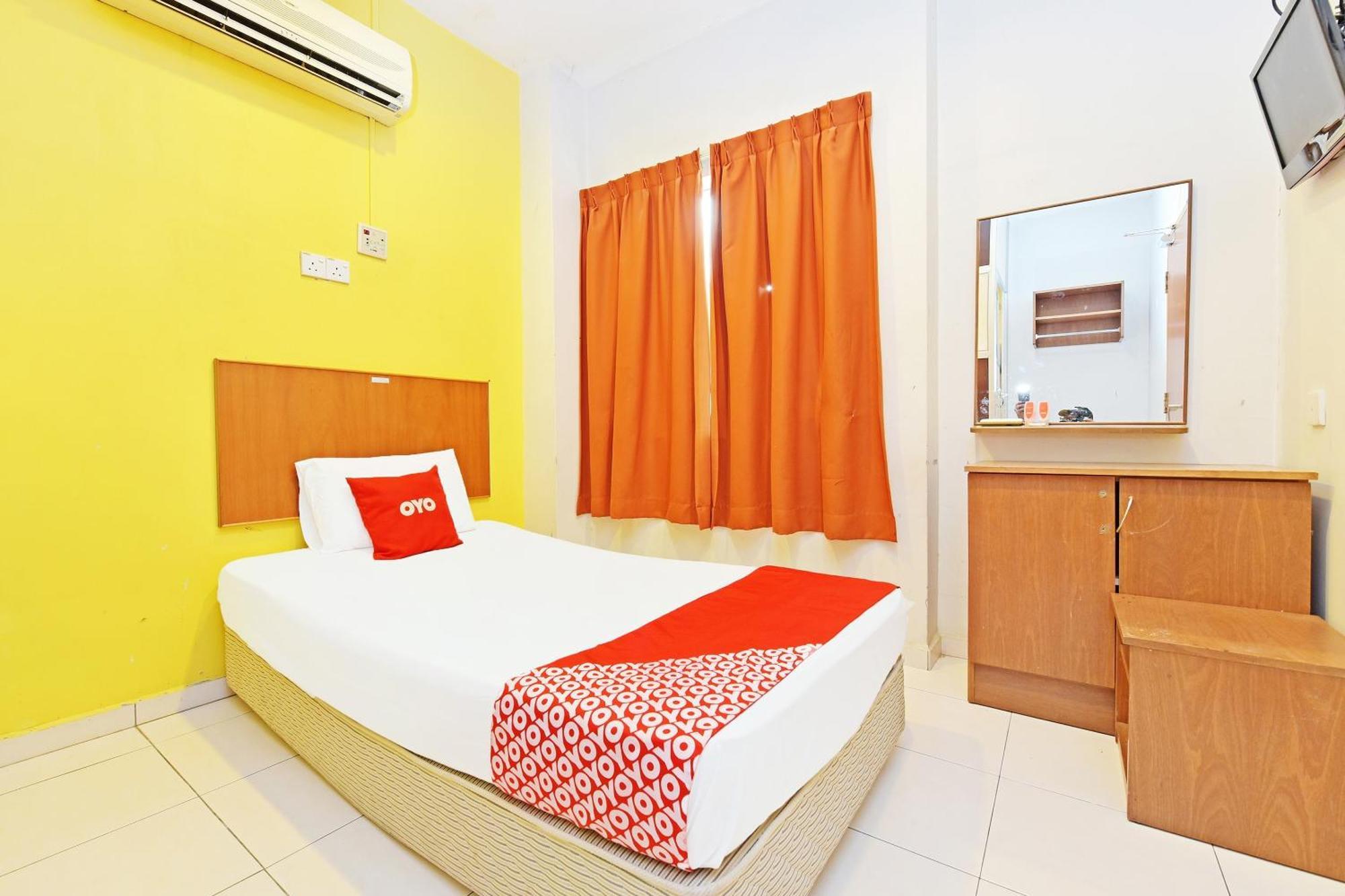 Oyo 582 Hotel Walk Inn Kampong Pasir Puteh (Melaka) Exterior foto
