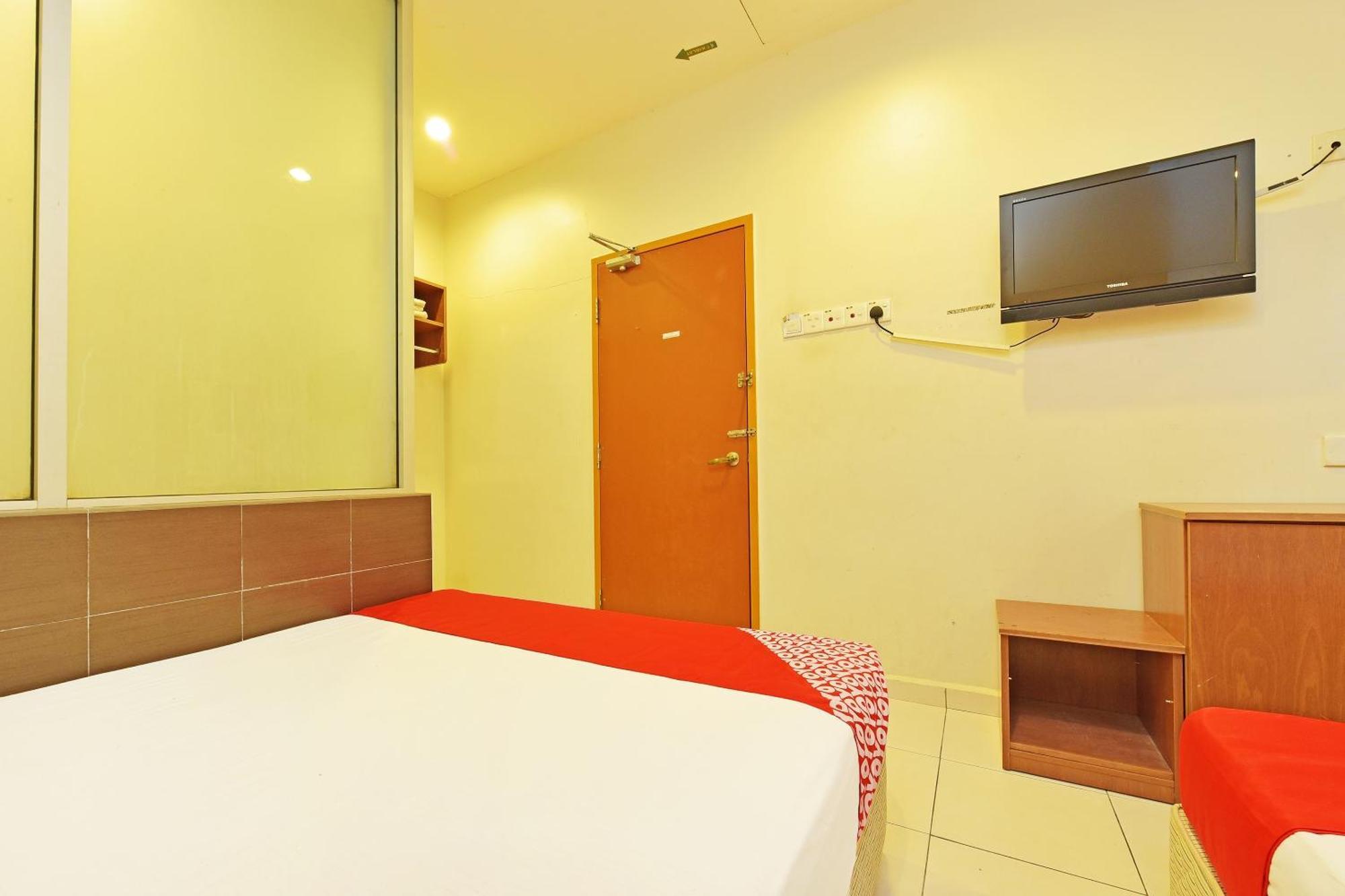 Oyo 582 Hotel Walk Inn Kampong Pasir Puteh (Melaka) Exterior foto