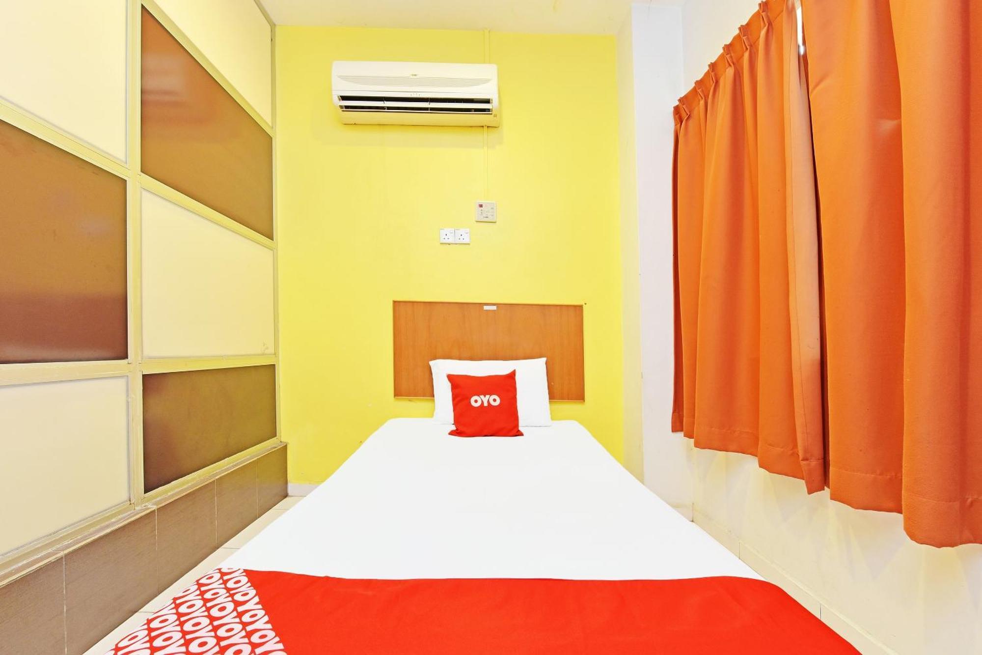 Oyo 582 Hotel Walk Inn Kampong Pasir Puteh (Melaka) Exterior foto
